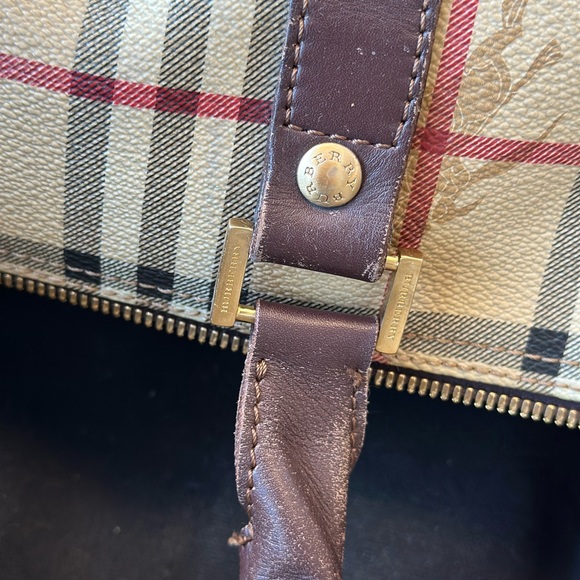 Burberry Bag. - Picture 9 of 9